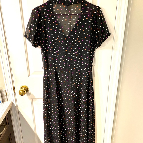 Flowy maxi dress with small hearts - Picture 5 of 10